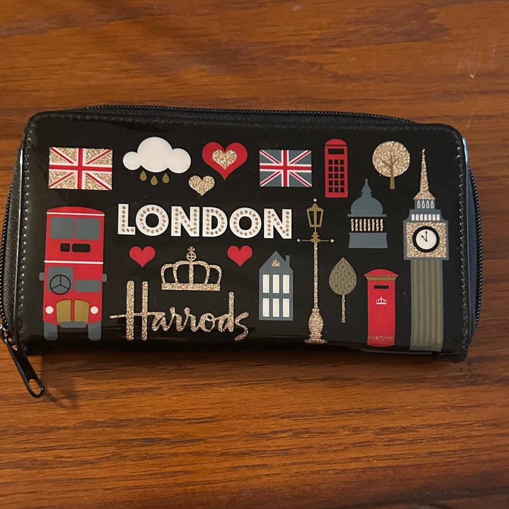 Harrods Elegant Black Accessory
